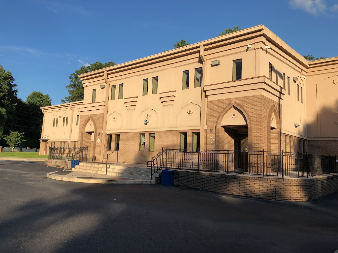 Masjid Omar Bin Abdul Aziz in Lilburn, Georgia